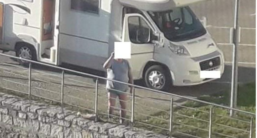 Zaśmiecił rzekę. Dostał mandat.