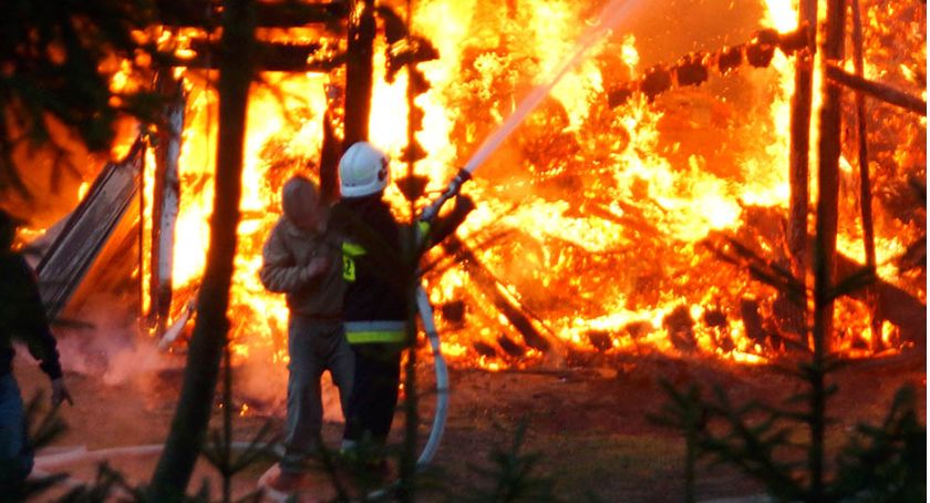 Okradł strażaka, gdy ten gasił pożar