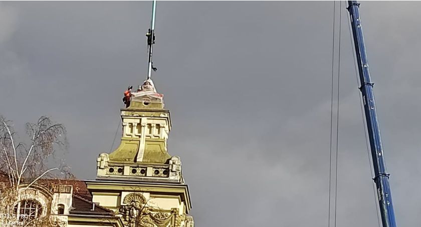 Trwa montaż iglic. Utrudnienia w ruchu!