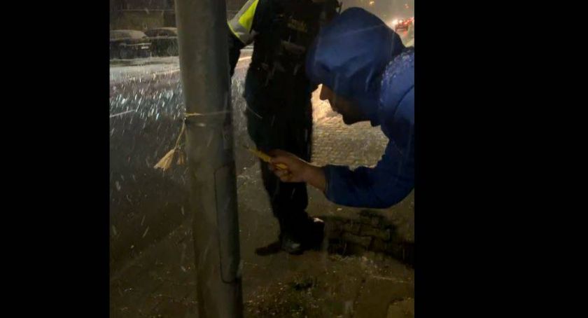 Egipskie ciemności na Karola Miarki. Wszystkie latarnie wyłączone po porażeniu psa prądem