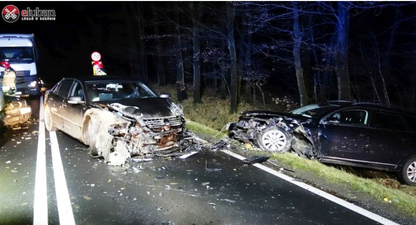 Pijany kierowca doprowadził do czołówki? Wcześniej innym autem wypadł z drogi