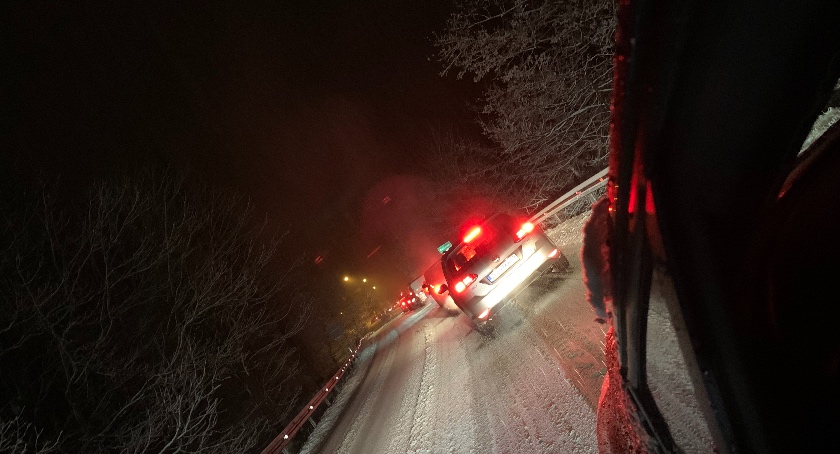 Fatalne warunki na regionalnych drogach