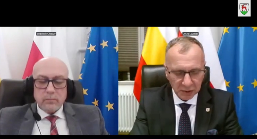 „Żenujące widowisko”. Radni uchwalili podwyżkę dla Prezydenta Jeleniej Góry.