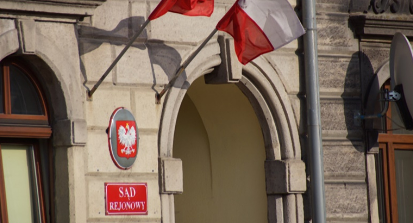 Syn wyrzucił rodziców z mieszkania. Sprawa trafiła do sądu