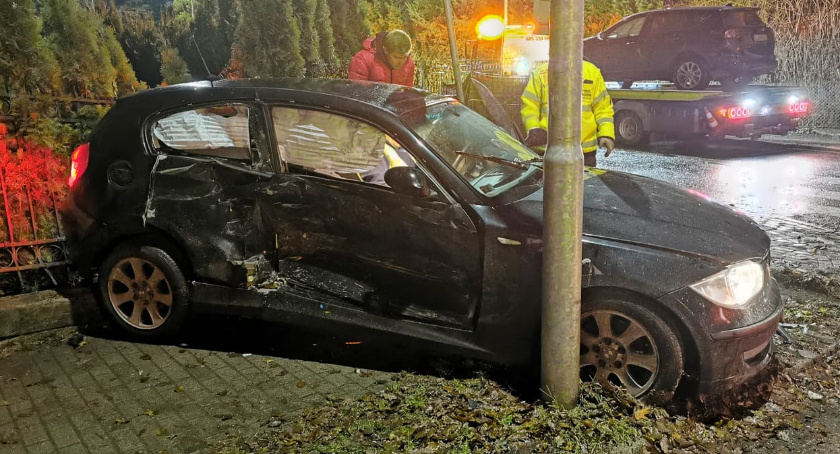 Wymuszenie pierwszeństwa przyczyną zderzenia dwóch aut na Mickiewicza