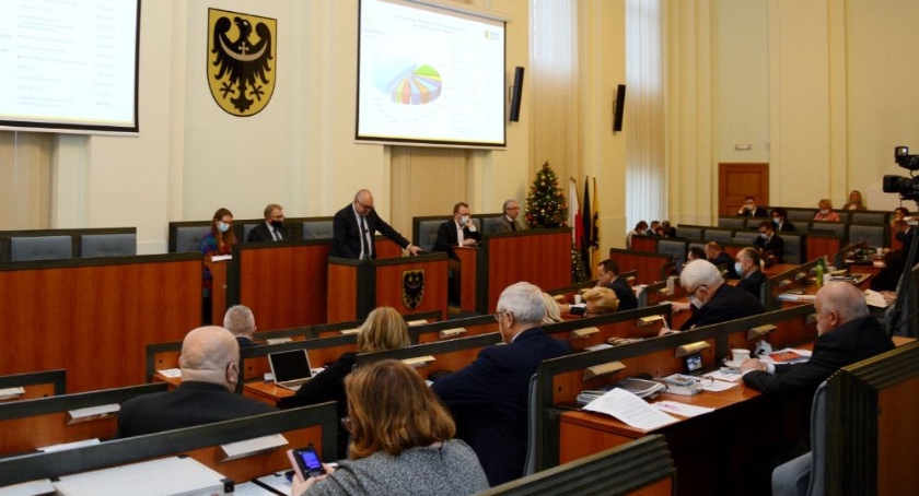 Przyjęto budżet dolnego śląska na 2022 rok
