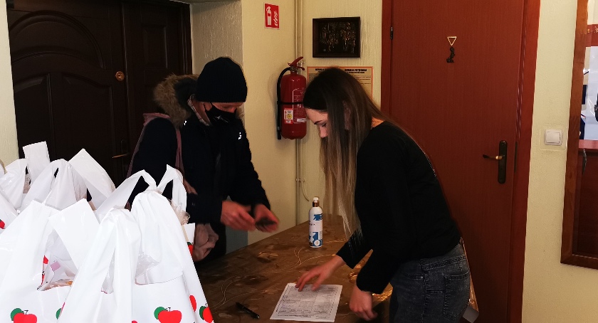 Paczki Świąteczne dla osób w potrzebie