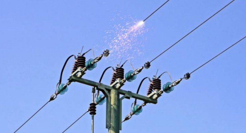 Zerwany kabel średniego napięcia omal nie wywołał pożaru