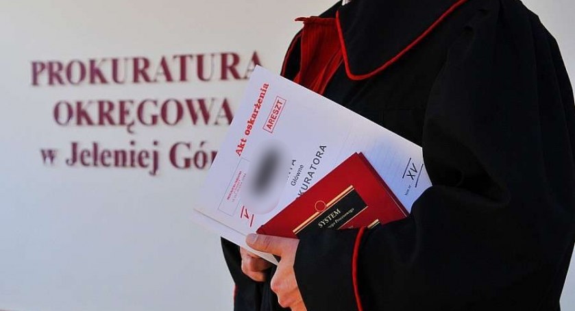 Akt oskarżenia w sprawie wytwarzania i posiadania znacznej ilości narkotyków