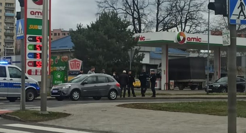 Bójka na Jana Pawła. Policjanci zatrzymali agresywnego mężczyznę.