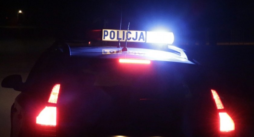 Policjant wyciągnął z rzeki nastolatkę, która skoczyła z mostu