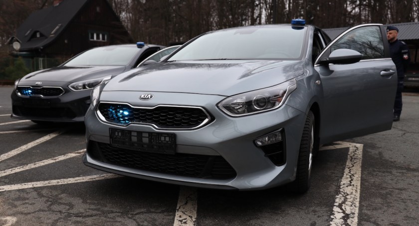 Policja ma do dyspozycji dwa nowe radiowozy