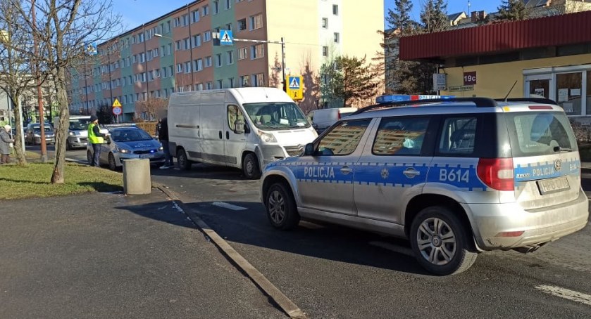 Potrącenie na przejściu dla pieszych na Zabobrzu. Poszkodowana w szpitalu