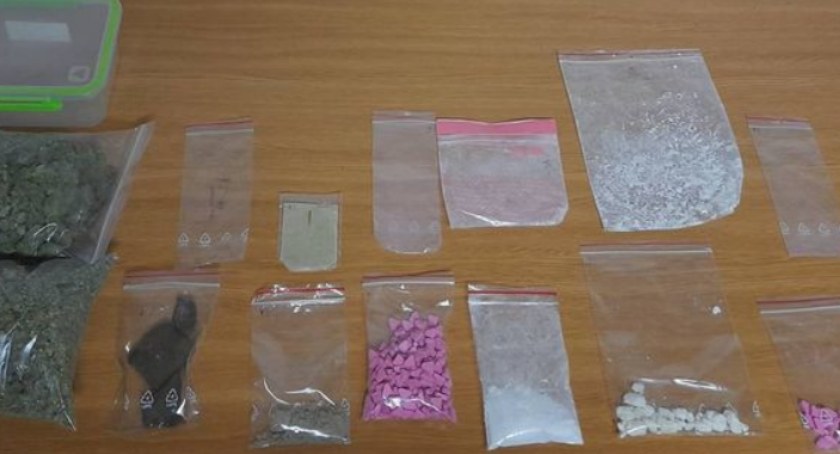 Handlarz narkotyków w rękach policji