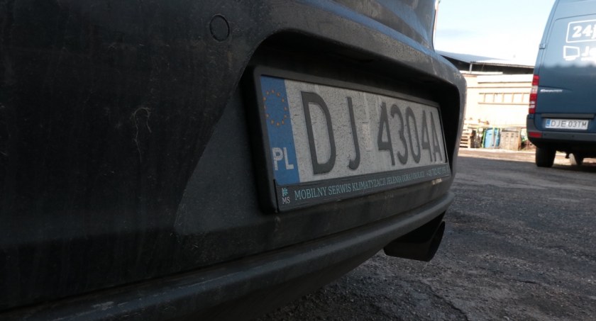Nie trzeba będzie już zmieniać tablic rejestracyjnych w używanych samochodach