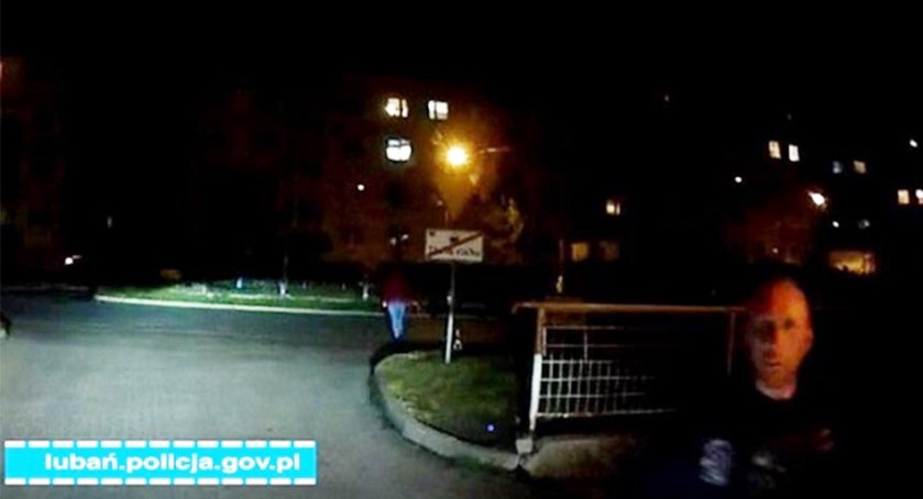 Rozpoznajesz tego mężczyznę? Policja zwraca się z prośbą o pomoc w ustaleniu sprawcy zniszczenia mienia
