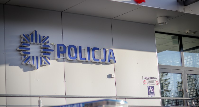 Pomógł pokrzywdzonemu zainstalować aplikację bankową, a następnie przelał na swoje konto blisko 3500 zł