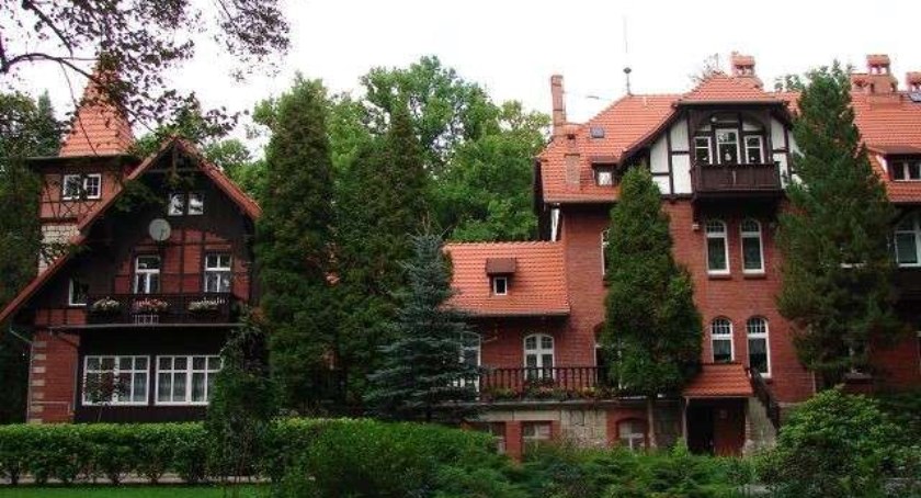 Historia dzisiejszego Domu Dziecka Dąbrówka
