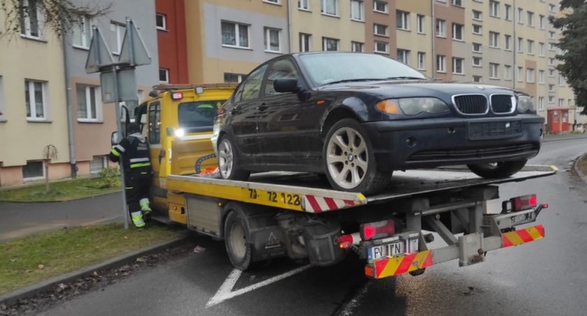 Wraki znikają z jeleniogórskich ulic i parkingów