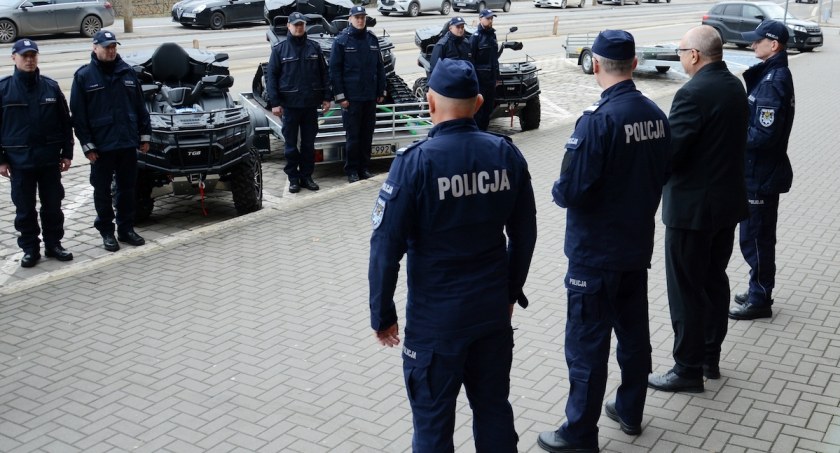 Quady i niezbędny sprzęt dla dolnośląskiej policji. Jeden z nich trafi do Jeleniej Góry
