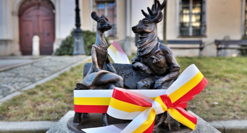 Szlak Jelonka w Jeleniej Górze - kolejna figurka tym razem w Cieplicach