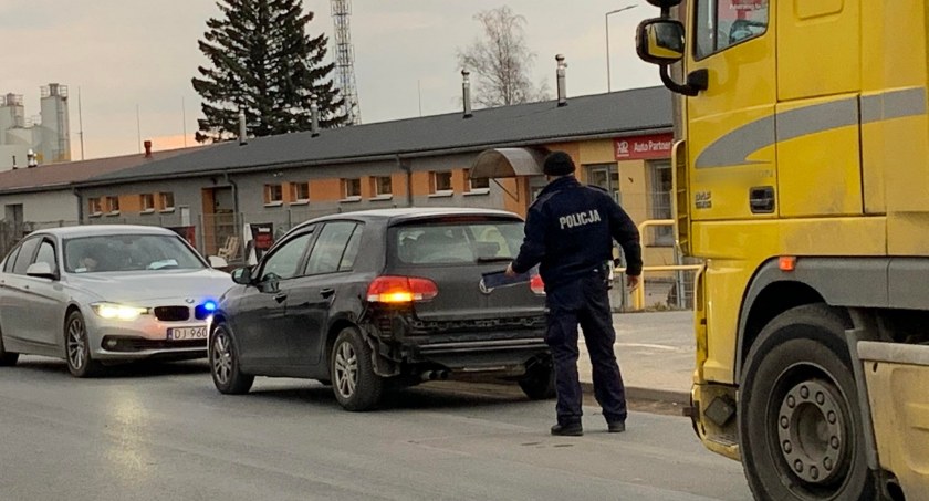 Kolizja na strefie ekonomicznej. Utrudnienia w ruchu