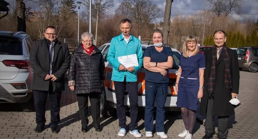 Samochód medyczny trafił do Starej Kamienicy