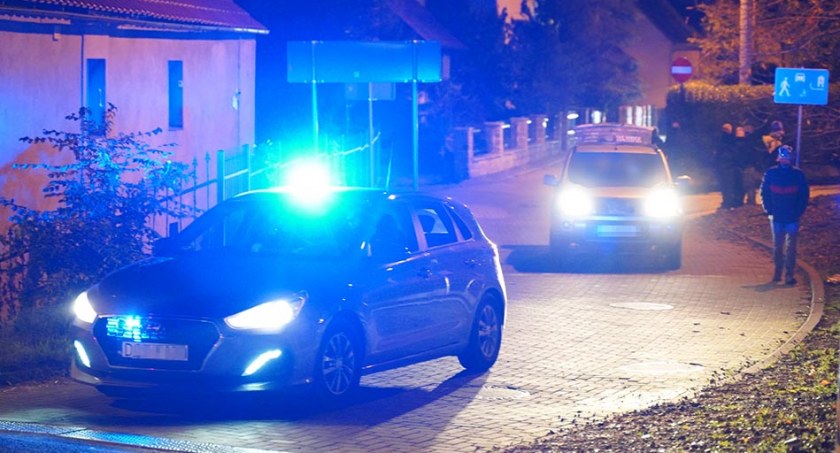 Nietrzeźwy kierujący uszkodził dwa pojazdy
