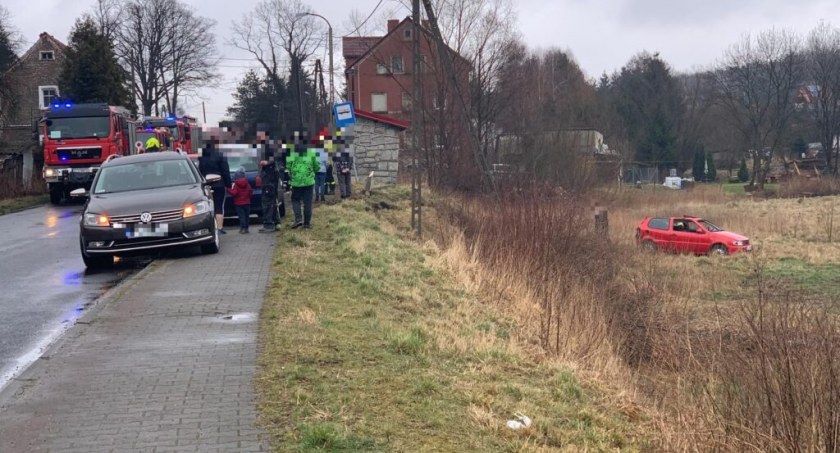 Pod Lubaniem dachował volkswagen