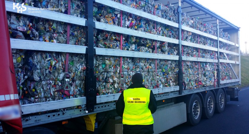 Nielegalny transport odpadów z Austrii zatrzymany przez dolnośląską KAS