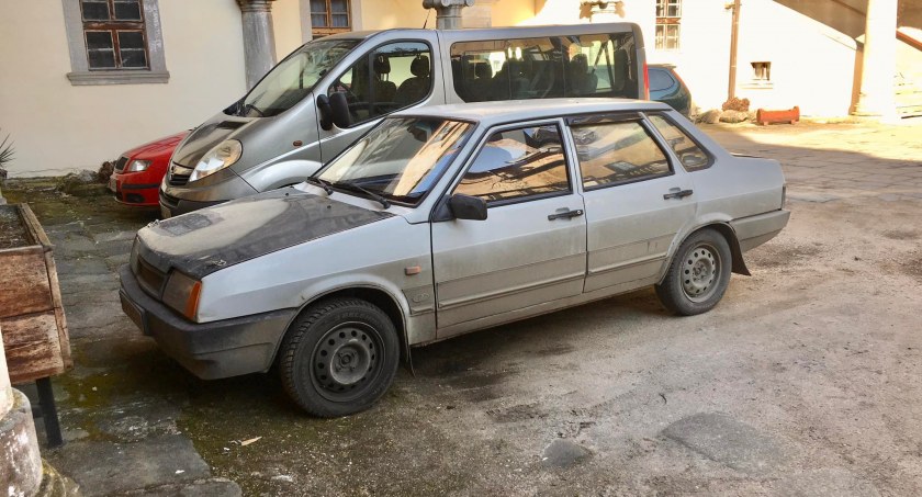 Jechali do nas 6 dni. Sześć osób z psem starym samochodem