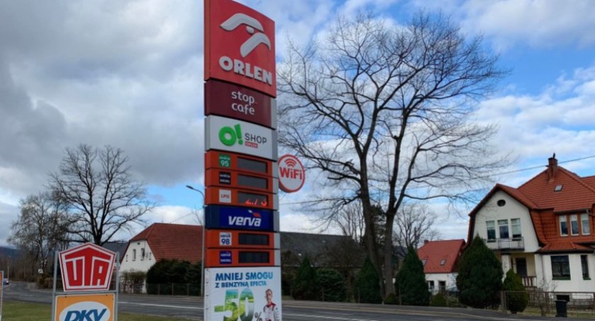 Orlen obniża ceny paliw. Czy będzie dużo taniej?