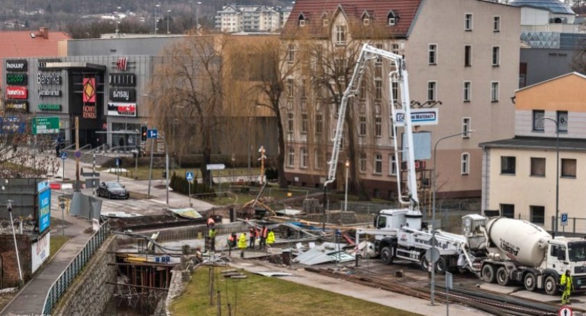 Most nad Młynówką... Znamy realny termin uzyskania przejezdności 