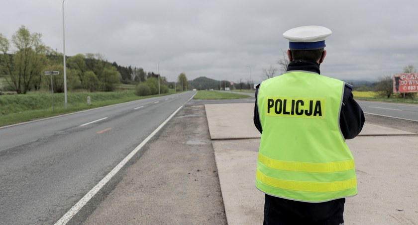 Policyjna akcja Prędkość. Ile mandatów wystawili policjanci w Jeleniej Górze?