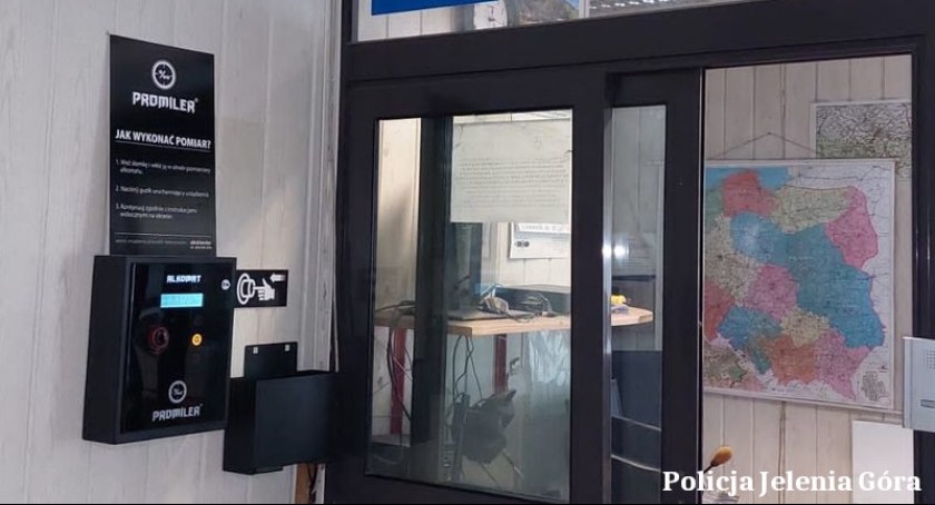 Alkomaty dla mieszkańców w jeleniogórskich komisariatach