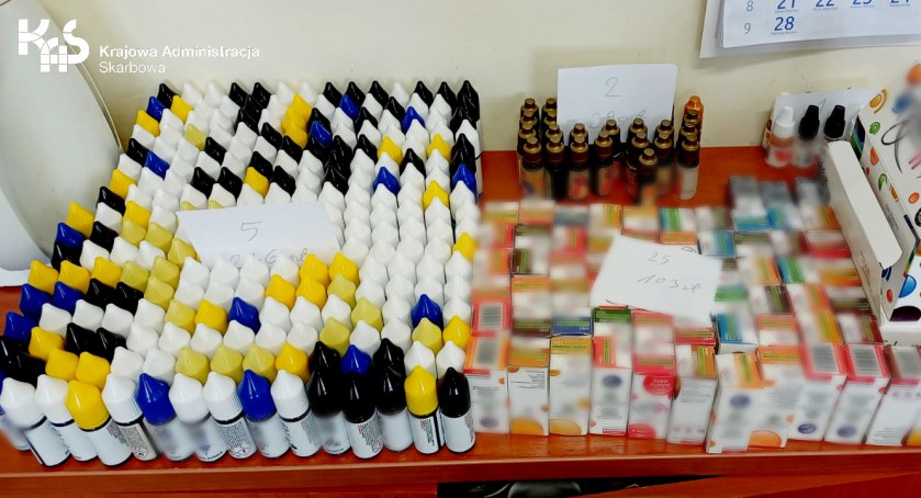Nielegalne płyny do e-papierosów przejęte przez dolnośląską KAS
