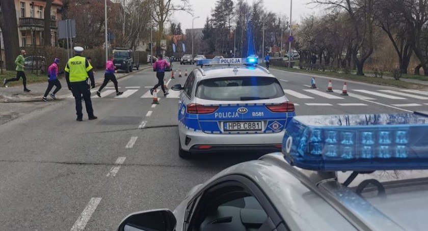 Pracowity weekend dla policjantów na drogach regionu jeleniogórskiego