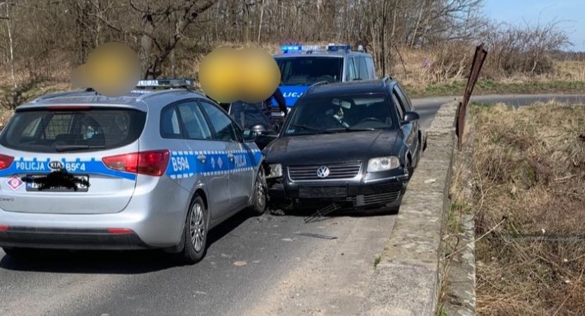Policyjny pościg za Passatem. Kierowca w rękach policji