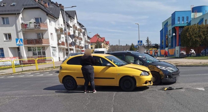 Zderzenie na skrzyżowaniu na Zabobrzu. Utrudnienia w ruchu