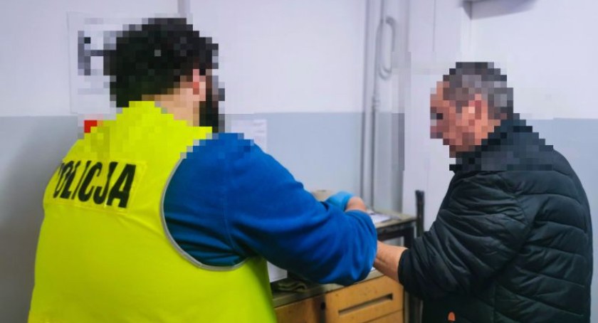 Pijany Ukrainiec spowodował kolizję. Chciał wręczyć policjantom 1000 zł za odstąpienie od czynności