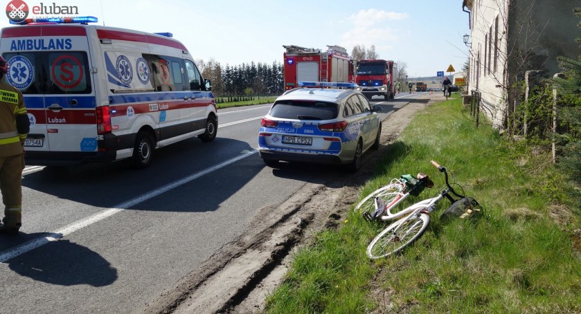 Potrącenie rowerzysty na DK30. Droga była zablokowana