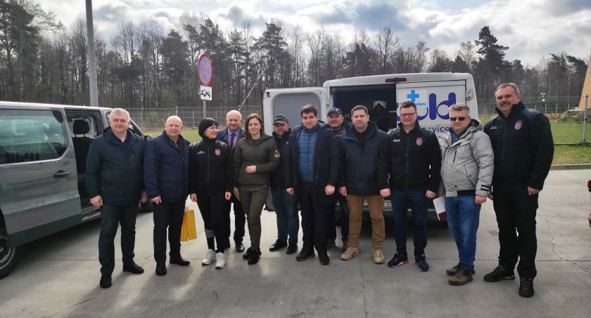 Dyplom wyrazem uznania za działalność podejmowaną przez powiat karkonoski na rzecz Ukrainy 