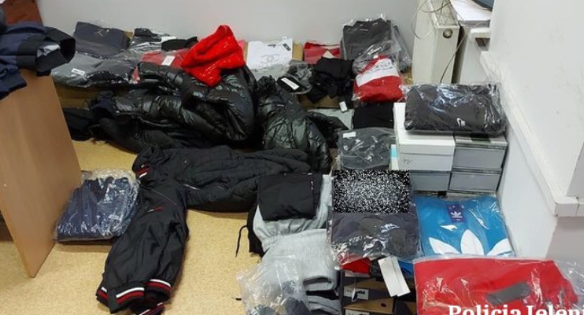 Przyjechał z Legnicy na giełdę do Jeleniej Góry handlować podróbkami. Został zatrzymany