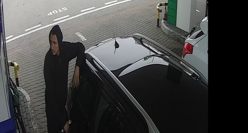 Zatankowali i zapomnieli zapłacić. Policja poszukuje sprawców kradzieży