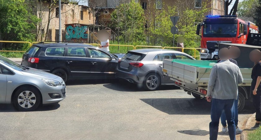 Kolizja na Zgorzeleckiej. Uwaga na utrudnienia w ruchu