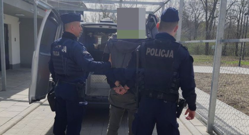 Jeleniogórscy policjanci zatrzymali mężczyznę, który wywołał pożar