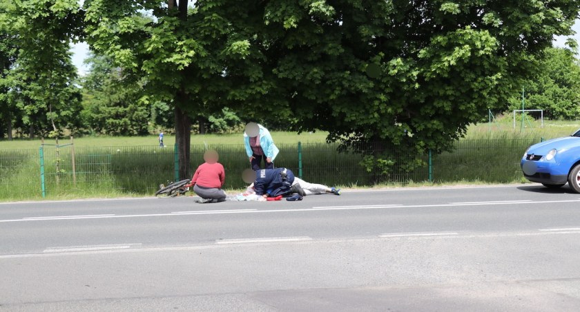 Podgórzyn - rowerzysta przewrócił się na jezdnię. Trafił do szpitala