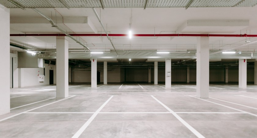 Przy Dolnośląskim Centrum Sportu powstał parking podziemny. Pomieści ponad 200 aut