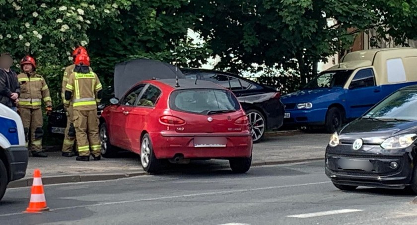 Stracił przytomność i doprowadził do zderzenia. Utrudnienia na ulicy Wolności