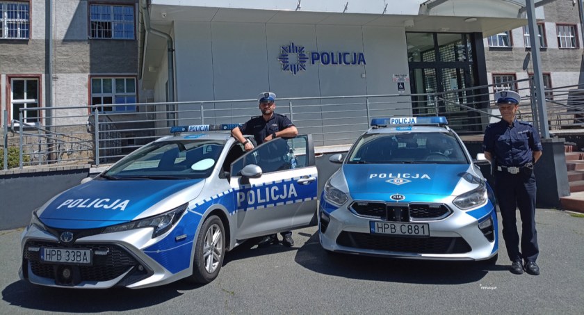 Policjanci eskortowali pojazd w drodze do szpitala. Otrzymali podziękowania